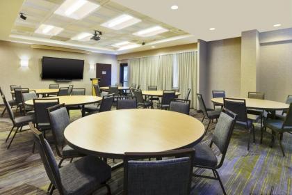 Courtyard by Marriott Secaucus Meadowlands - image 18