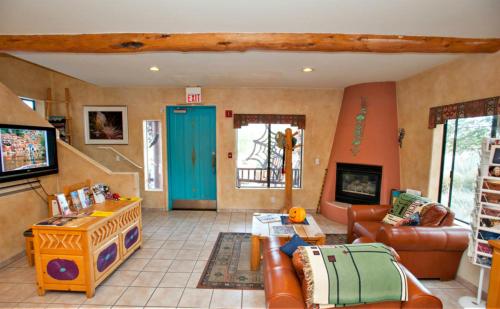 Southwest Inn at Sedona - image 2