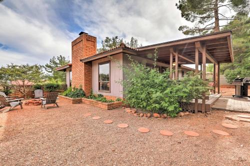 Modern W Sedona Home with Patio and Red Rock Views - image 2