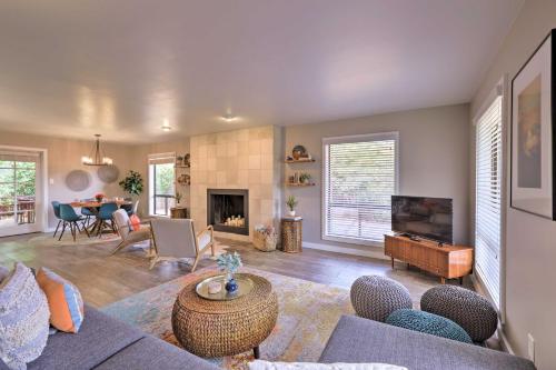Modern W Sedona Home with Patio and Red Rock Views - image 3