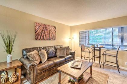 Condo Comfort in Sedona with Pool and Grill Access