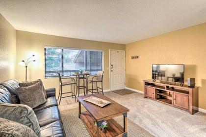 Condo Comfort in Sedona with Pool and Grill Access - image 4