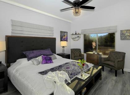 Cathedral Casita where indulgence meets peace and tranquility! - image 16