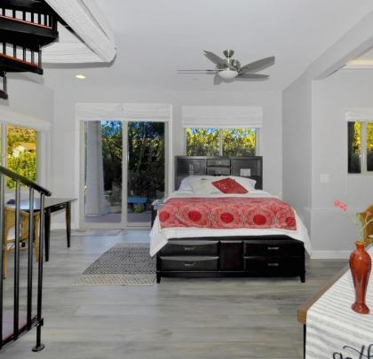 Cathedral Casita where indulgence meets peace and tranquility! - image 5