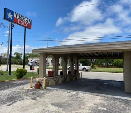 Texas Inn Seguin - image 10