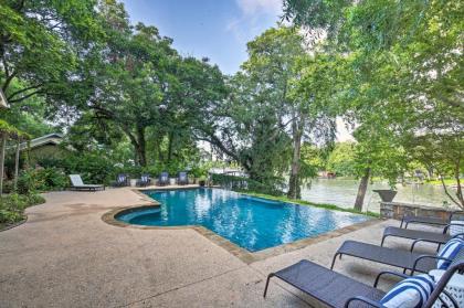 Seguin Riverside Paradise with Rooftop Deck! - image 1