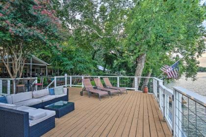 Seguin Riverside Paradise with Rooftop Deck! - image 9