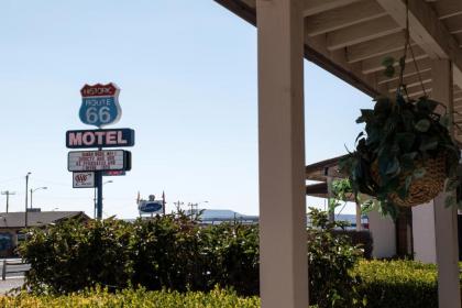 Historic Route 66 Motel - image 3