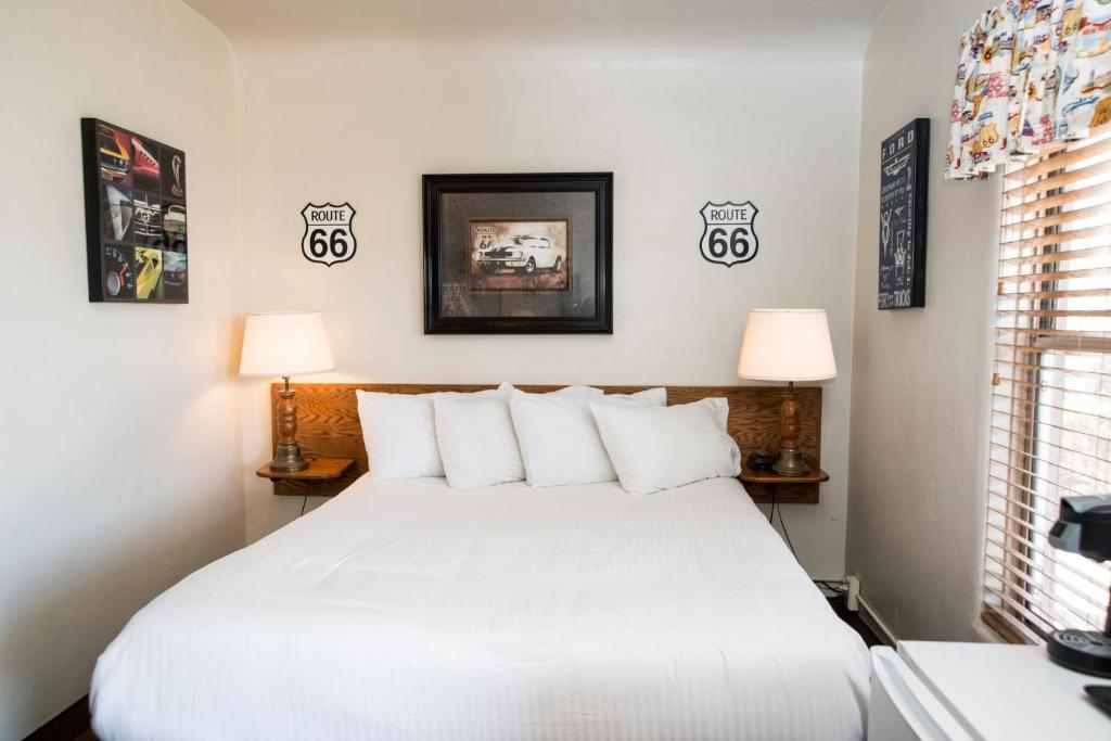 Historic Route 66 Motel - image 5