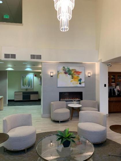 Holiday Inn Selma - Swancourt - image 2
