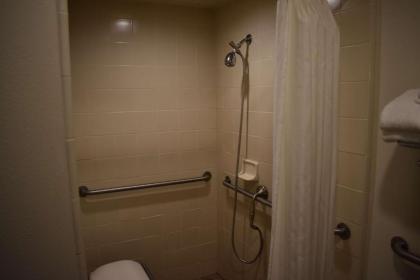 Best Western Colonial Inn - image 11