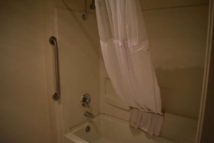 Best Western Colonial Inn - image 12