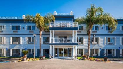 Best Western Colonial Inn - image 14