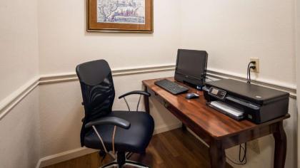 Best Western Colonial Inn - image 15