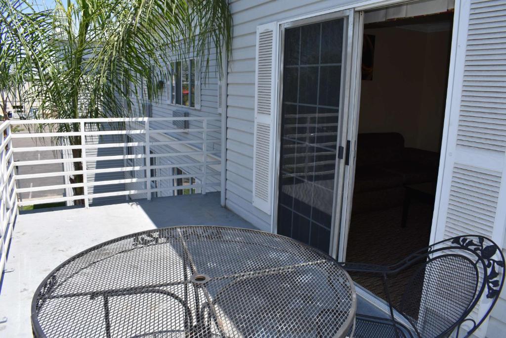 Best Western Colonial Inn - image 3