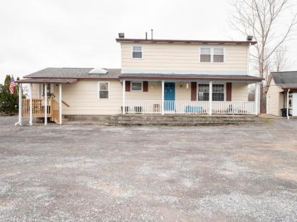 OYO Hotel Starlite Seneca Falls - image 7