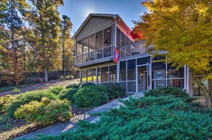 Seneca townhome on Lake Hartwell Less than 4 mi to Clemson South Carolina