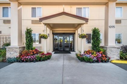 Red Lion Inn & Suites at Olympic National Park - image 5