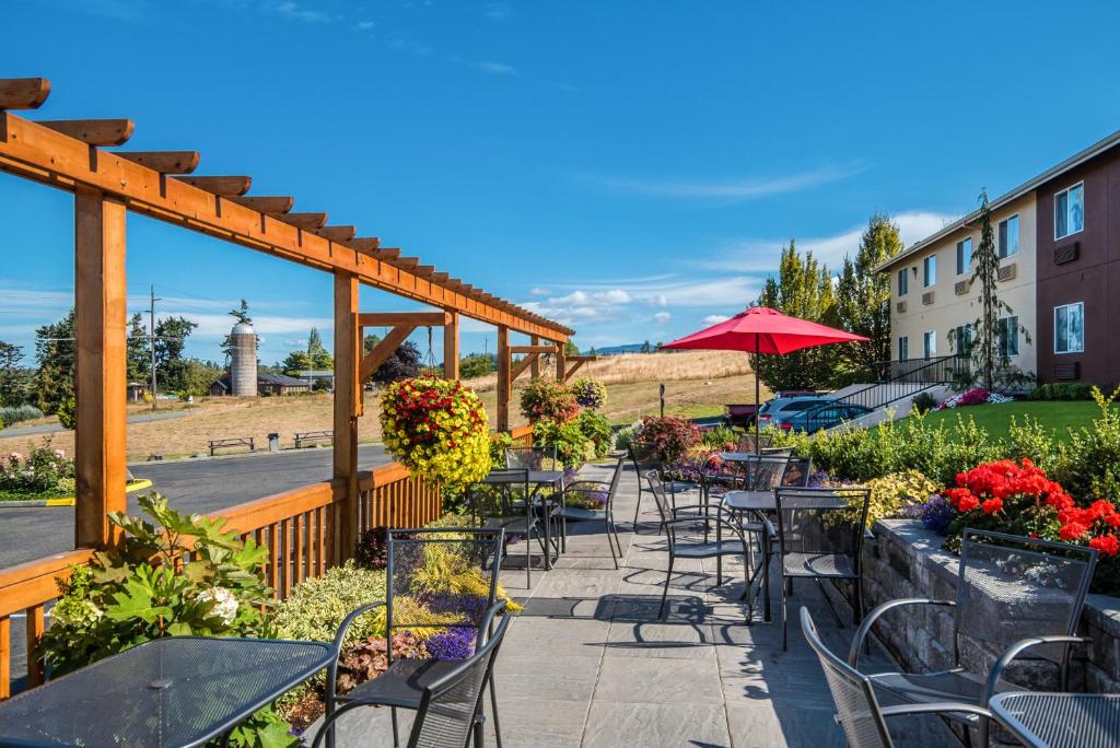 Red Lion Inn & Suites at Olympic National Park - image 6