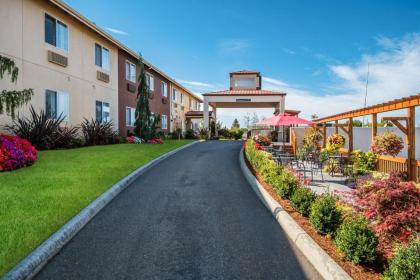 Red Lion Inn & Suites at Olympic National Park - image 7