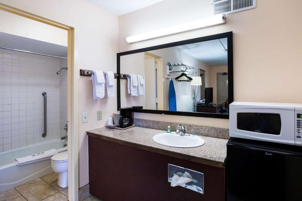 Rodeway Inn Sergeant Bluff - Sioux City - image 2