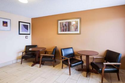 Rodeway Inn Sergeant Bluff - Sioux City - image 3