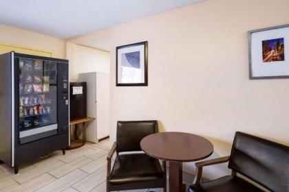 Rodeway Inn Sergeant Bluff - Sioux City - image 5