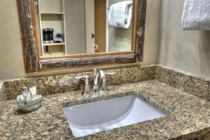 The Lodge at Five Oaks - image 3