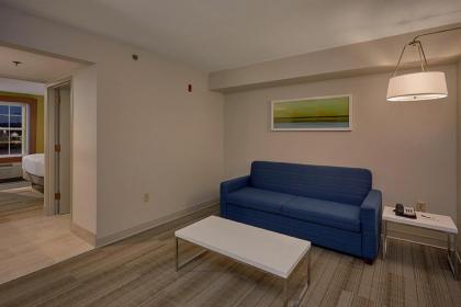 Holiday Inn Express Pigeon Forge – Sevierville an IHG Hotel - image 4