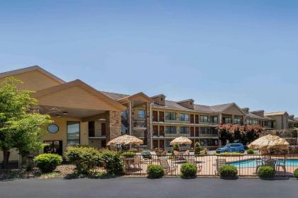 Quality Inn  Suites Sevierville   Pigeon Forge Sevierville Tennessee