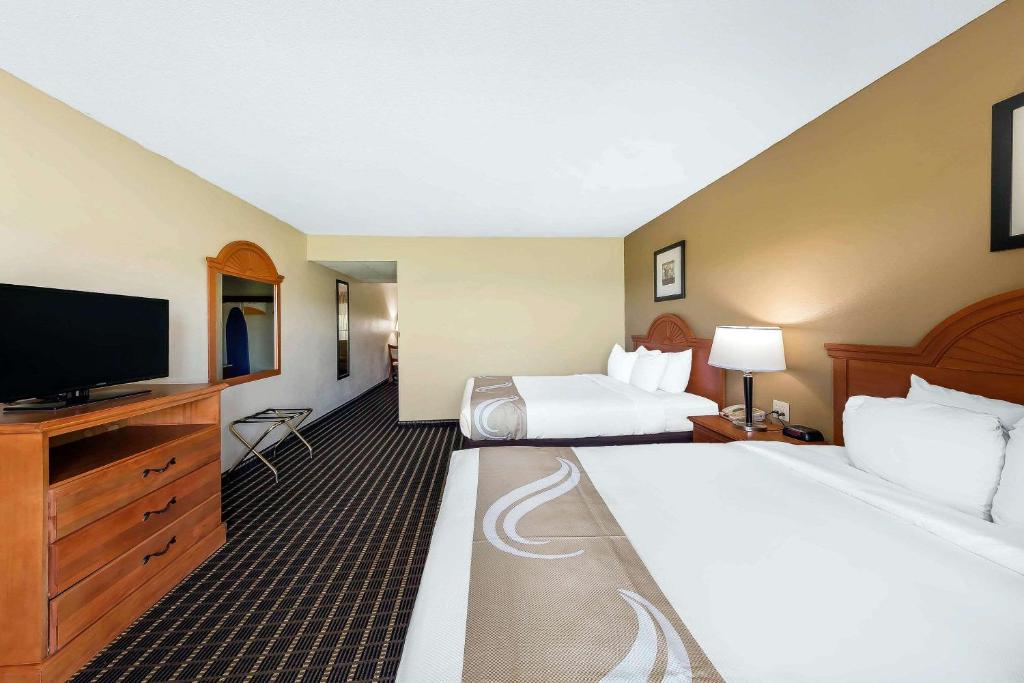 Quality Inn & Suites Sevierville - Pigeon Forge - image 3