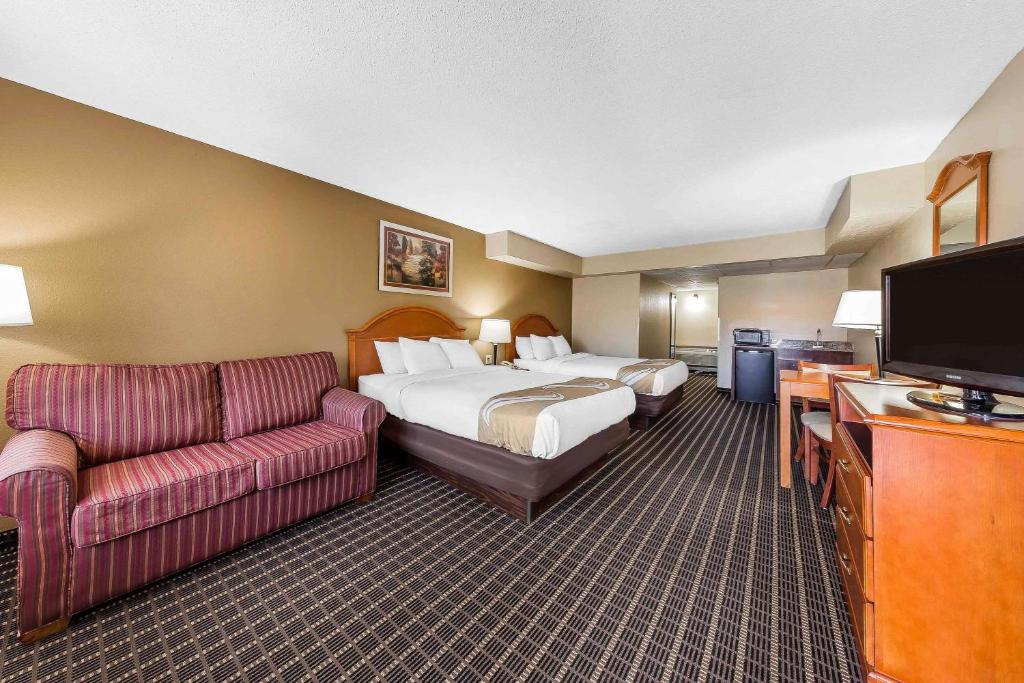 Quality Inn & Suites Sevierville - Pigeon Forge - image 4