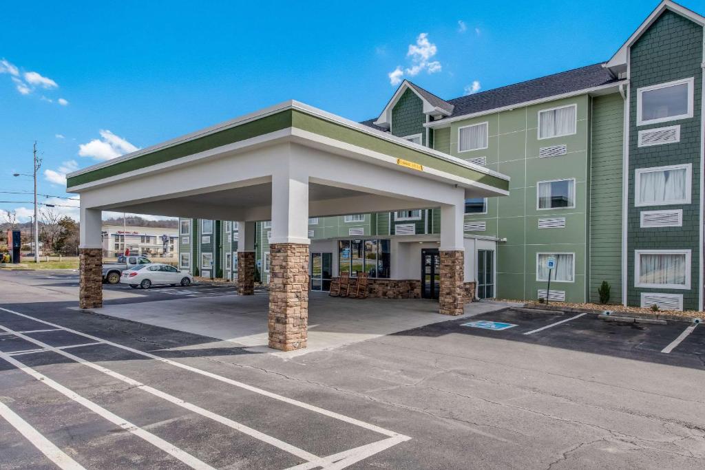 Econo Lodge Sevierville / Pigeon Forge - image 2