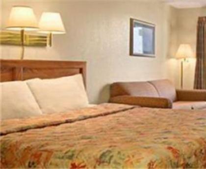 Days Inn by Wyndham Apple Valley Pigeon Forge/Sevierville - image 2