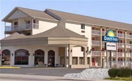 Days Inn by Wyndham Apple Valley Pigeon Forge/Sevierville - image 4