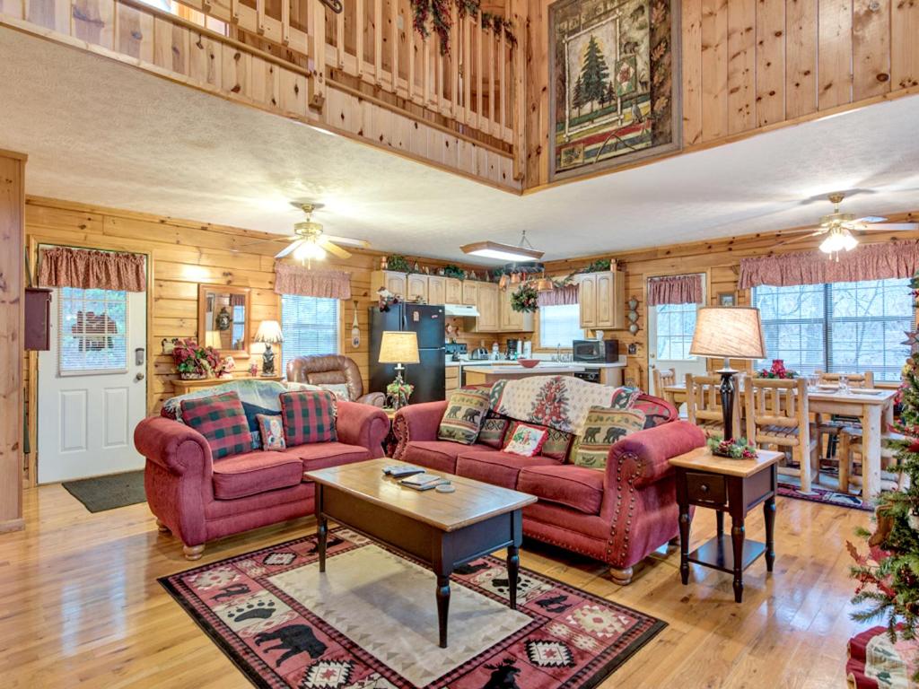 Mountain Mist 2 Bedrooms Sleeps 6 Pool Table Pet Friendly Indoor Pool - main image