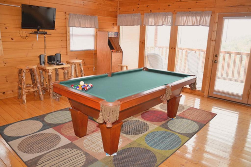 Wild Mountain Honey 3 Bedroom/3 Bath Home with Home Theater - image 4