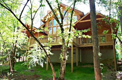 Rivers Edge 3 Bedrooms Sleeps 8 On Stocked Stream Hot Tub Grill - image 2