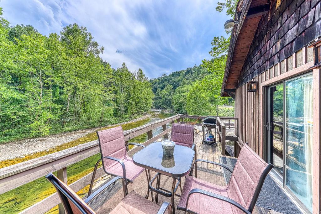 Ray's Chalet - image 4