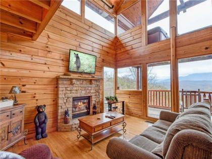 Picture Perfect 1 Bedroom Sleeps 6 View Pool table Foosball Hot tub Sevierville