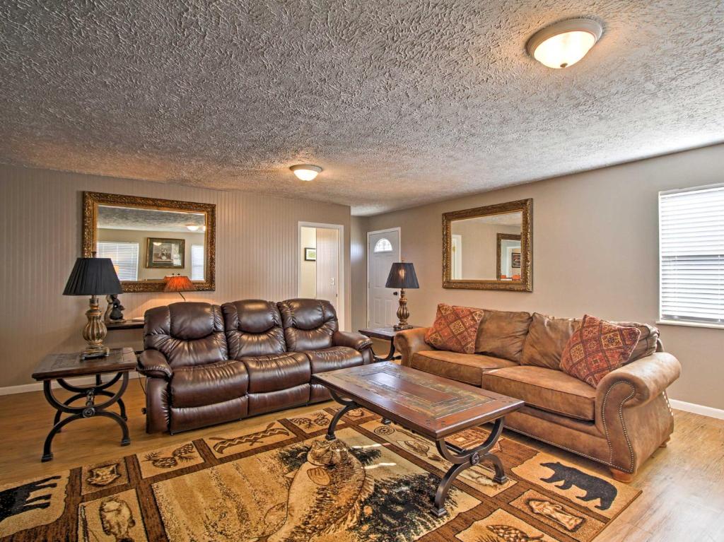 Country Charm Luxury Sevierville Home with Hot Tub - main image