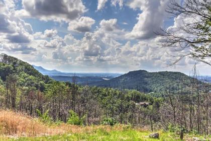 Private Sevierville Cabin with Mountain Views and Loft - image 5