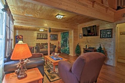 Just Fur Relaxin Sevierville Cabin with Hot Tub! - image 2