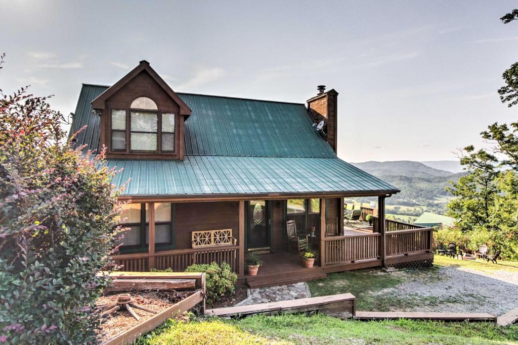 Smokies View Wears Valley Retreat with MTN Views! - image 5
