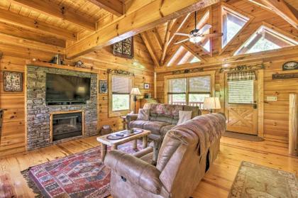 Smoky Mtn Family Cabin with Mtn Views Deck and Grill!