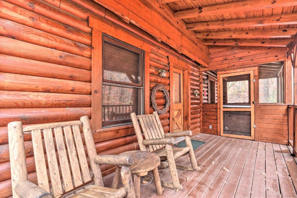 Family Cabin with Hot Tub about 4 Mi to Dollywood! - image 3