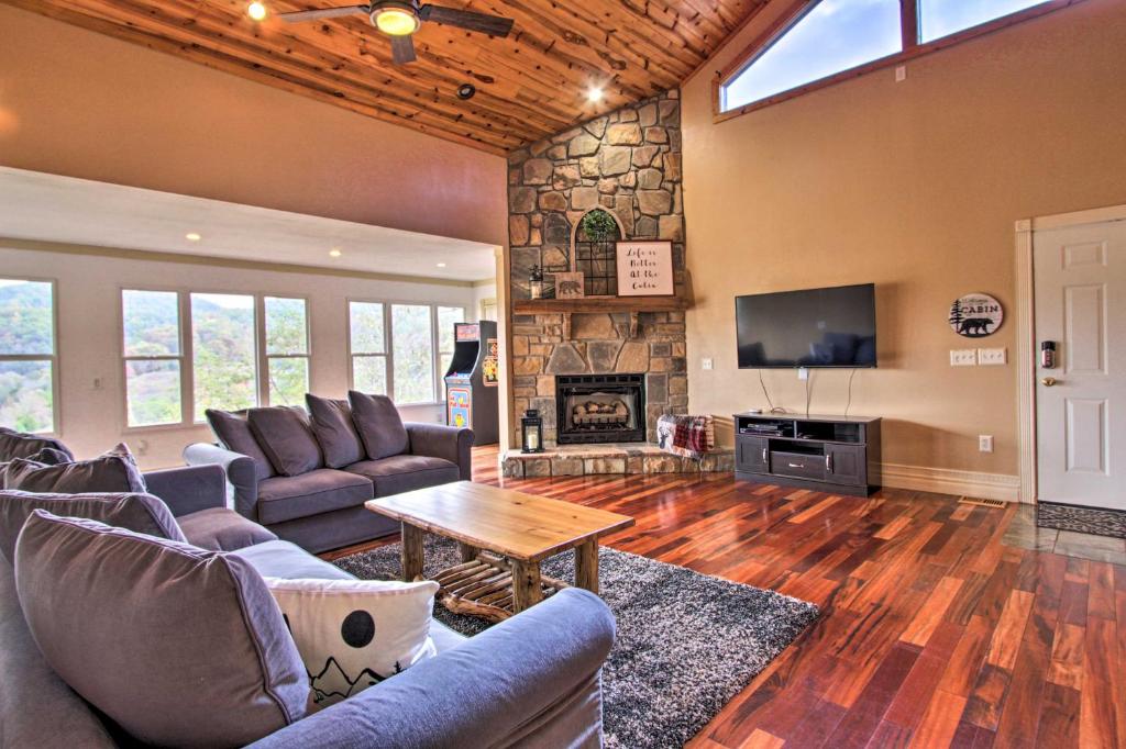 Luxe Cabin with Covered Pool and Smoky Mountain Vistas! - main image