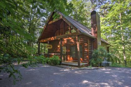 Rustic Cabin with Hot tub and Fireplace by Smoky mtn NP