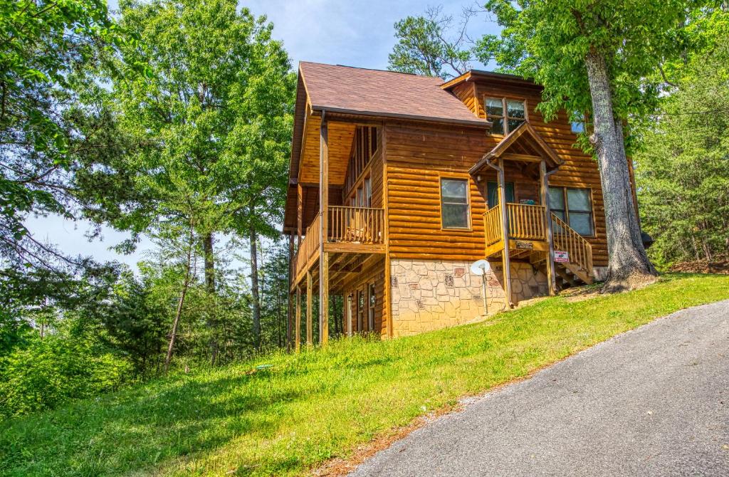 A Smoky Mountain Dream #291 by Aunt Bug's Cabin Rentals - main image