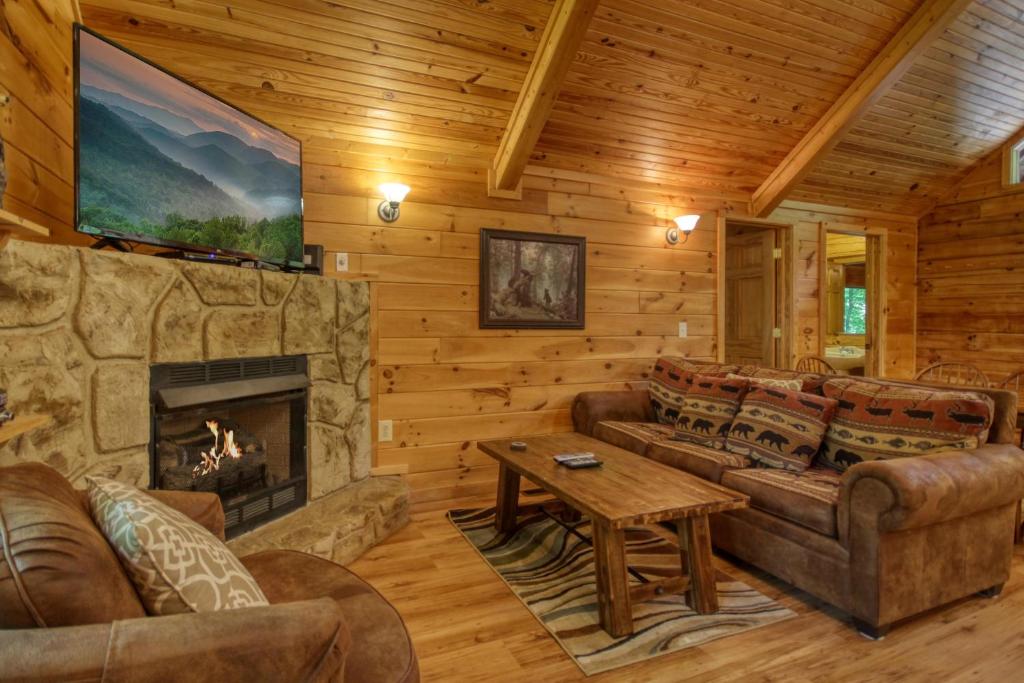 Bear Haven #297 by Aunt Bug's Cabin Rentals - image 3